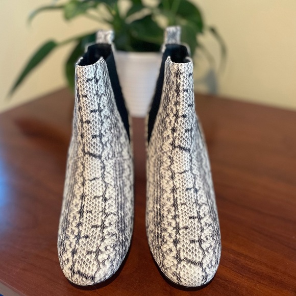 Cole Haan Women's Nitasha Bootie 65mm Ankle Boot Size 8 - Picture 5 of 11